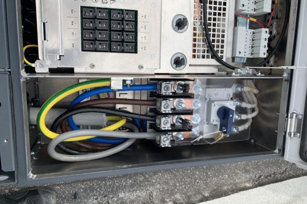 Alukaflex ECO cable used to connect inverter in solar project at Plus Pack